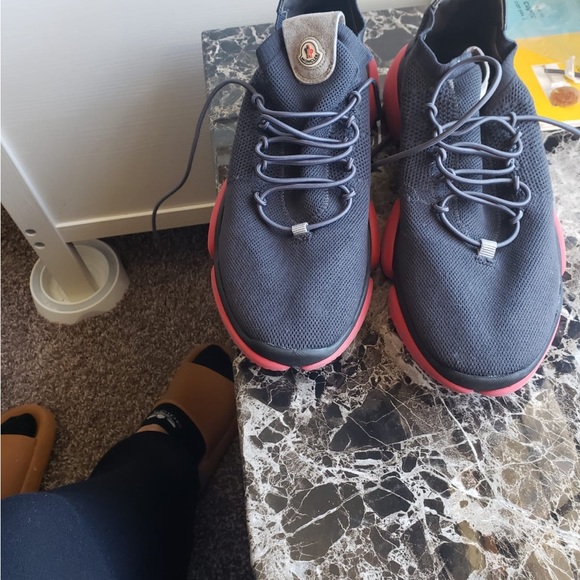 Moncler shoes - Picture 2 of 8